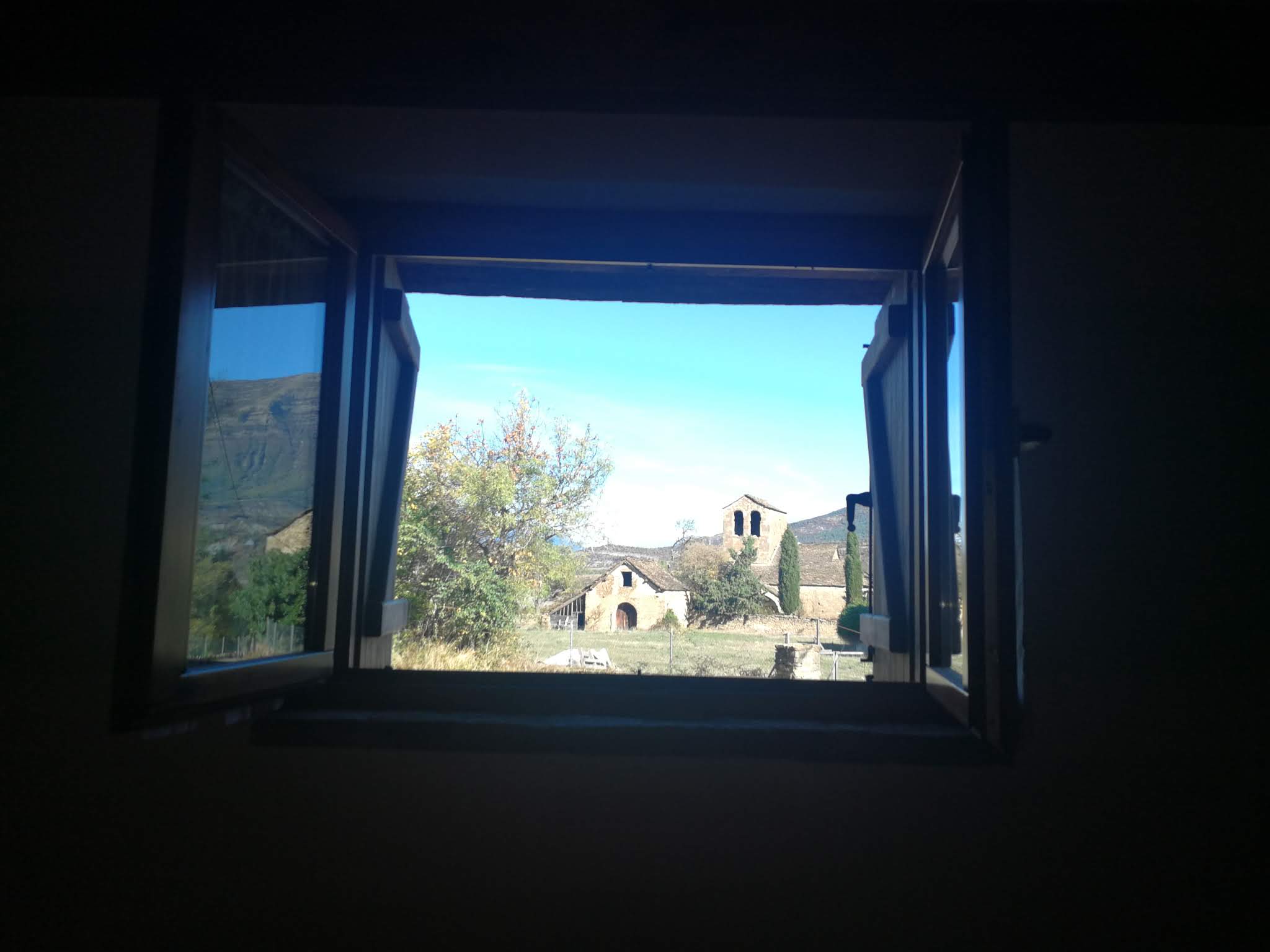 Lee más sobre el artículo Cuentos en Allué