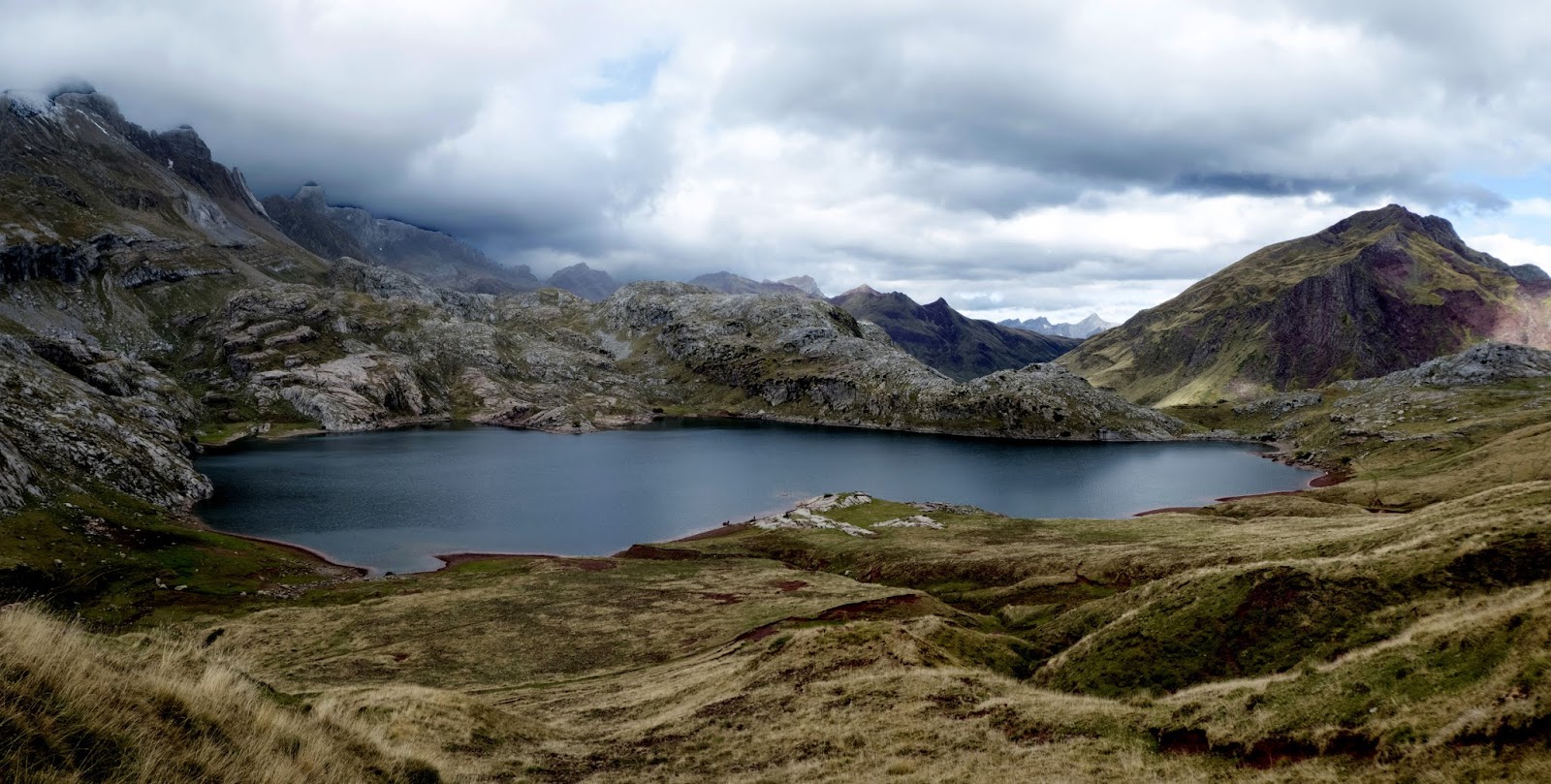 Lee más sobre el artículo #Chucheríadecuento 11: La lamia del ibón de Estanés