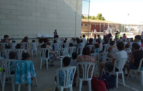 Mª Pilar, la bordadora de hilos y palabras